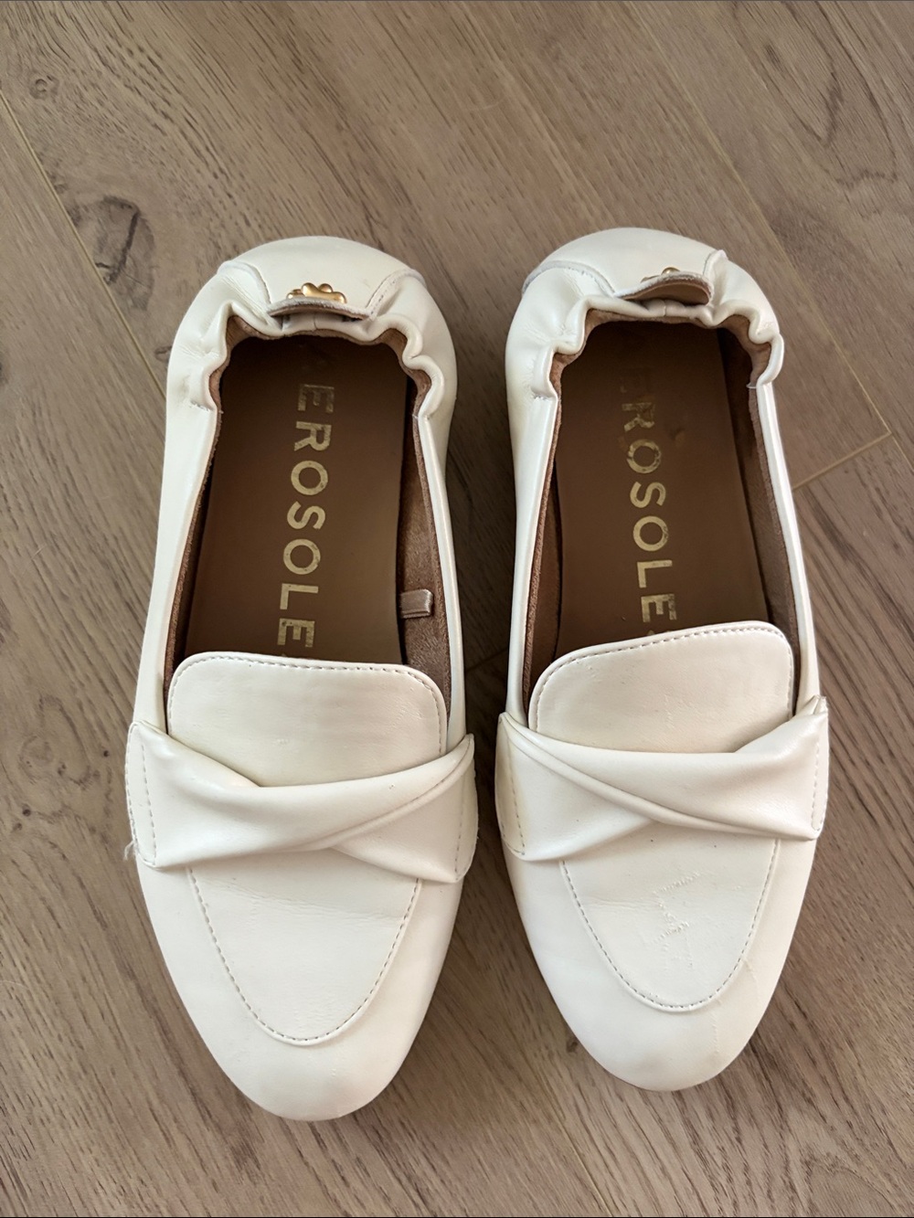 AEROSOLES Cream Twisted Vamp Leather Loafers